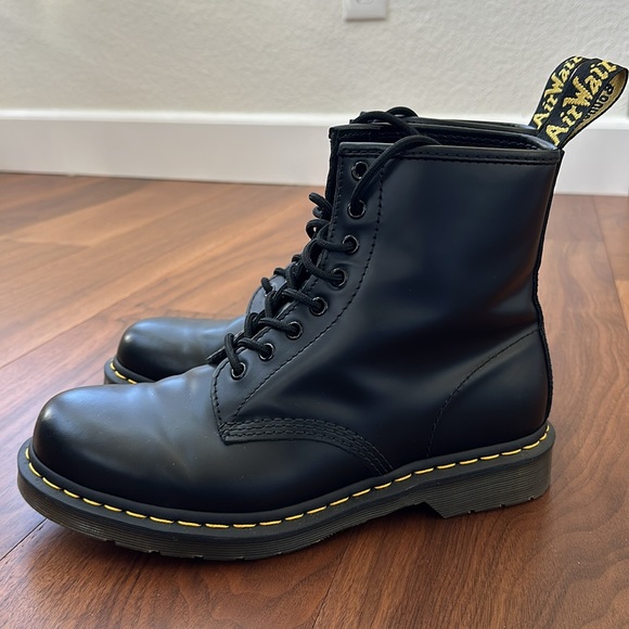 Men’s Dr. Marten 1460 - Picture 7 of 11